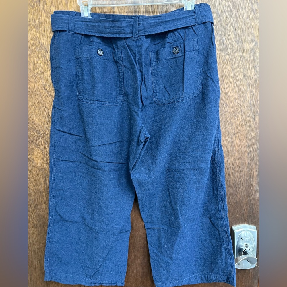 Liz Claiborne Women's Navy Blue Capri's Sz L - Picture 2 of 5